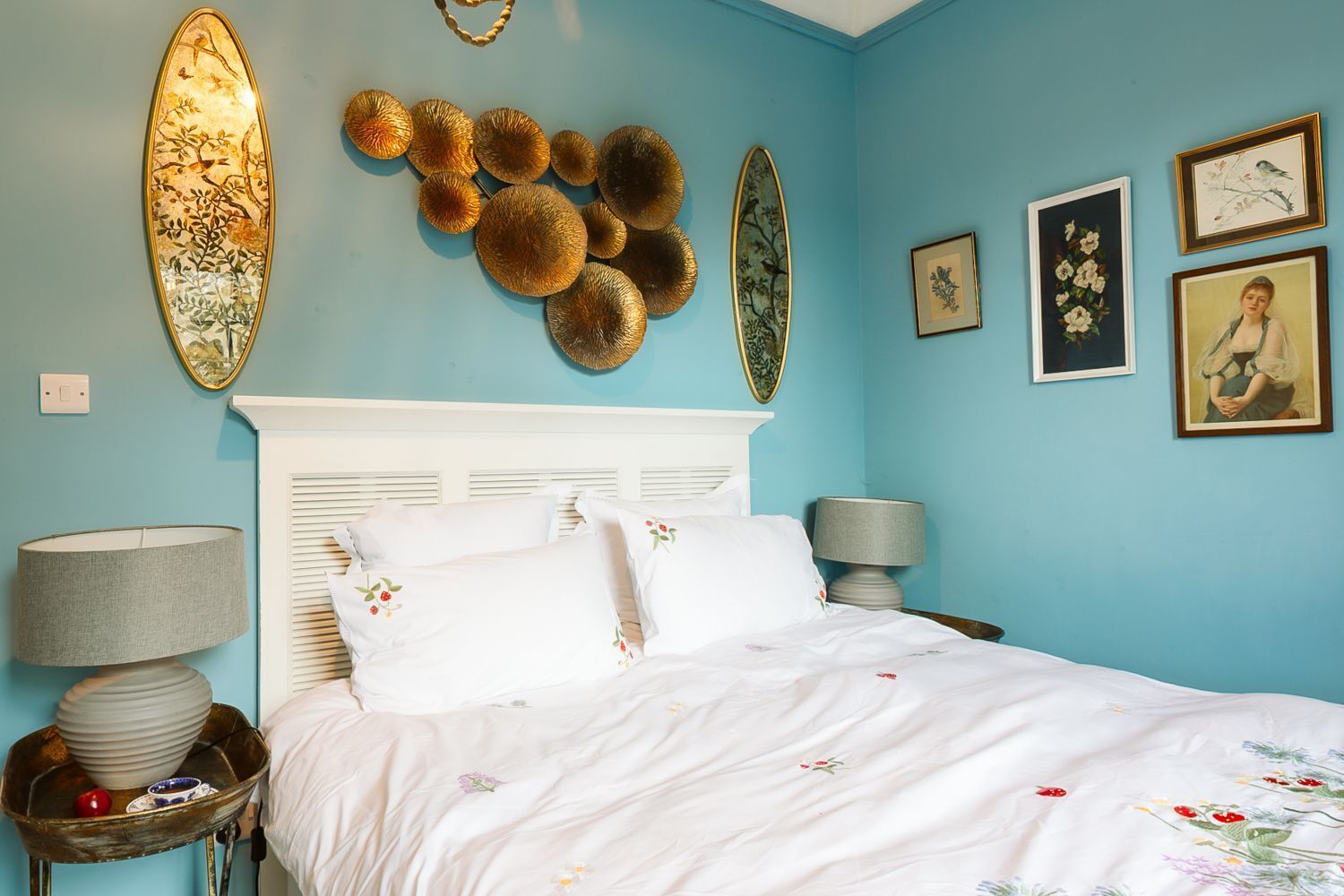 Iron/ironing board, Internet, bed sheets