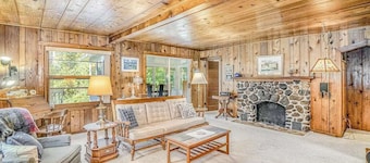 Lake home close to the water with WiFi, firepit, washer/dryer