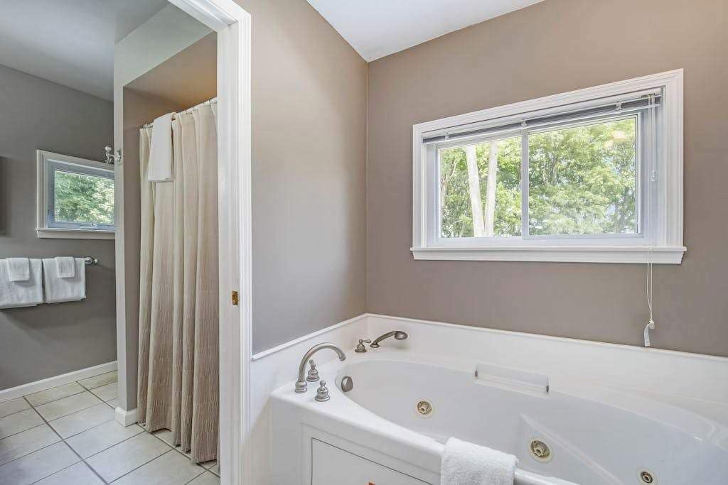 Shower, towels