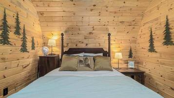 3 bedrooms, iron/ironing board, bed sheets