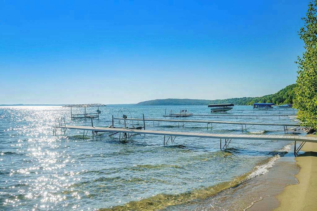På stranden
