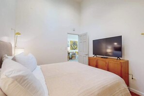 2 dormitorios, tabla de planchar con plancha, wifi y ropa de cama