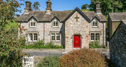 Heatherstone House - Six Bedroom Villa, Sleeps 10