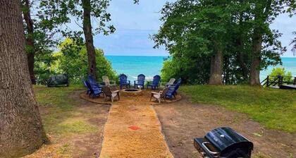 Family-friendly Home w/ Lake Views, Free WiFi & Private Beach Access