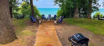 Family-friendly Home w/ Lake Views, Free WiFi & Private Beach Access