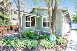 Exterior - Main Home & Cozy Guest House w/ Two Full Kitchens & Free WiFi - Walk to Beach (Union Pier)