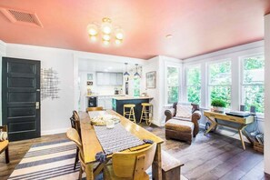 Interior - Charming Home w/Large Yard, Free WiFi, Furnished Deck, Gas Grill, Firepit (Union Pier)