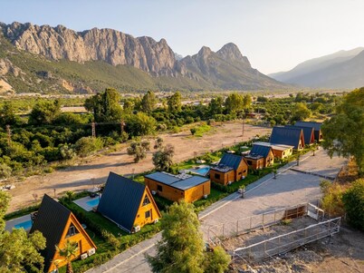 3-bedroom bungalow in perfect Antalya with cool AC breeze