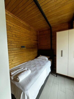 4 bedrooms, Internet, bed sheets - Cozy 4-bedroom bungalow in serene Antalya with AC (Antalya)