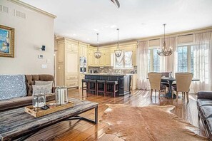 TV, fireplace, DVD player, stereo - Classic home w/ private hot tub, sauna, & outdoor fireplace - 350 feet to beach (New Buffalo)