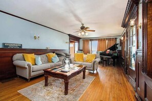 TV, offices - Upper-level Duplex on Lake Michigan w/ patio, gas grill & WIFI (Coloma)