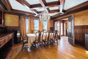 Dining - Upper-level Duplex on Lake Michigan w/ patio, gas grill & WIFI (Coloma)