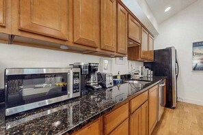 冰箱、微波炉、洗碗机、茶具/咖啡用具