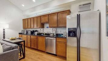 Fridge, microwave, dishwasher, coffee/tea maker