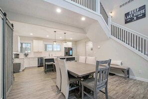 Dining - Modern home with large sun-room, firepit, grill, washer/dryer, & central AC (Sawyer)