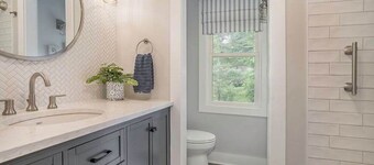 Quiet remodeled cottage near downtown Sawyer - private deck, gas grill, firepit