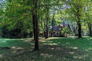 Exterior - Dog-friendly home w/private heated pool, free WiFi, gas grill, & washer/dryer (Three Oaks)