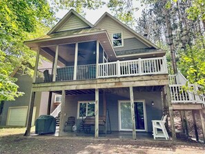 Exterior - Dreamy retreat near the lake with spacious deck, foosball, Ping-Pong & kayaks (Saugatuck)