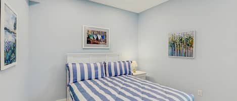 5 slaapkamers, een strijkplank/strijkijzer, wifi, beddengoed