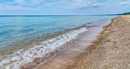 Lake Michigan Retreat w/ stunning views, hot tub, & large patio!