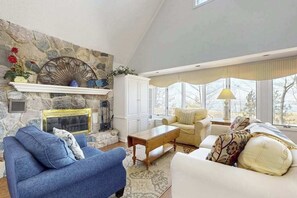 TV, fireplace, DVD player, stereo - Spacious lakefront home with panoramic views and private beach (Laketown Township)