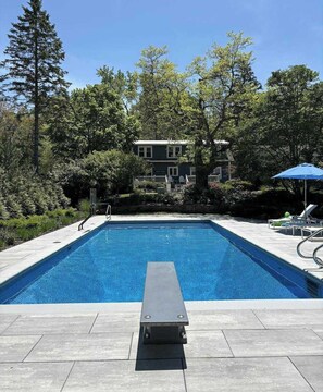 Pool - Stylish & Well-Equipped Home with Private Outdoor Pool, WiFi, Deck, Gas Grill (Lakeside)