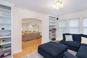 TV, fireplace, stereo, offices - Stylish & Well-Equipped Home with Private Outdoor Pool, WiFi, Deck, Gas Grill (Lakeside)