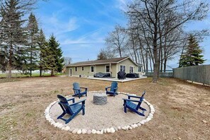 Property grounds - Tranquil Lakeview Retreat in Suttons Bay, with a private sauna, & large yard (Suttons Bay)