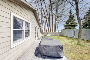 Terrace/patio - Tranquil Lakeview Retreat in Suttons Bay, with a private sauna, & large yard (Suttons Bay)