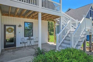 Exterior - Beautiful home close to beach with deck, patio, firepit, WiFi, & gas fireplace (South Haven)