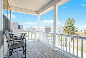 Property grounds - Beautiful home close to beach with deck, patio, firepit, WiFi, & gas fireplace (South Haven)