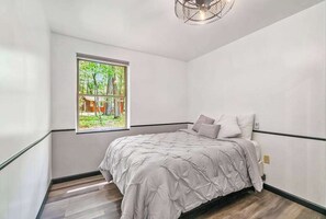 3 bedrooms, WiFi, bed sheets - Cardinal Cabin | House in Honor (Honor)