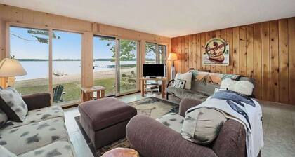 The Summer Cabin | Lakefront house in Interlochen with private beach access