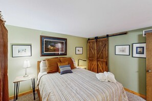 3 bedrooms, WiFi, bed sheets