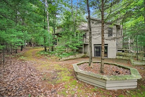 Exterior - Stylish retreat with a full kitchen, sunroom, & W/D access (Glen Arbor)