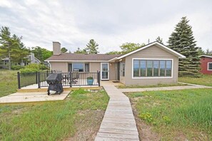 Terrace/patio - Beachfront cottage with Lake Michigan views, fireplace, gas grill, firepit, deck (Glen Arbor)