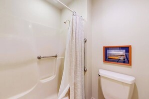 Shower, towels - Beachfront condo with sunset & lake views, fireplace, washer/dryer (Glen Arbor)