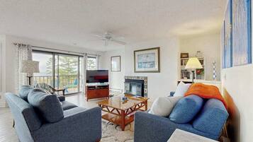TV, fireplace, offices