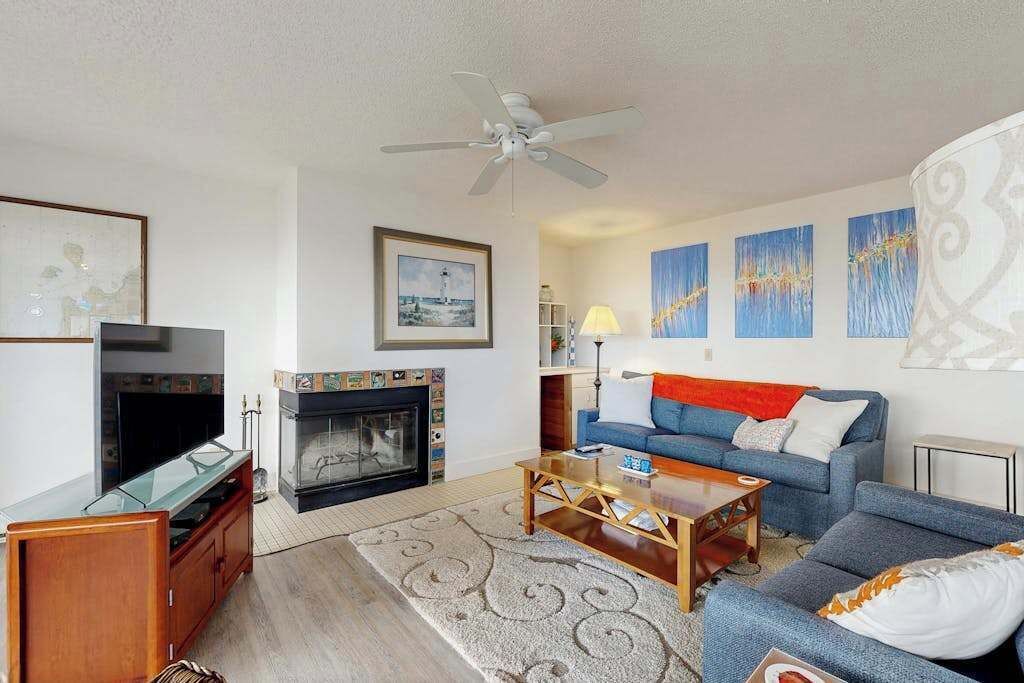 TV, fireplace, offices