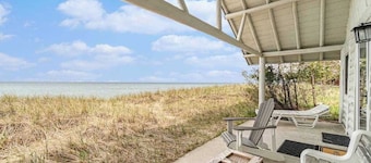 Lakefront cabin with 100 ft of Lake Michigan beach, full kitchen, loft, & deck