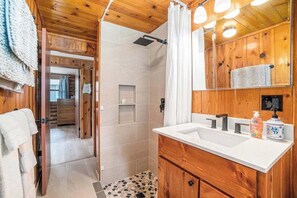 Shower, towels - Lakefront cabin with 100 ft of Lake Michigan beach, full kitchen, loft, & deck (Empire)