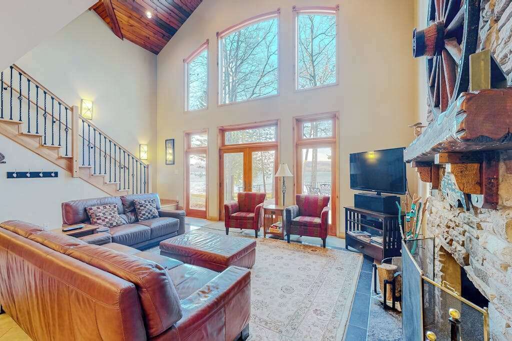 TV, fireplace, DVD player, offices