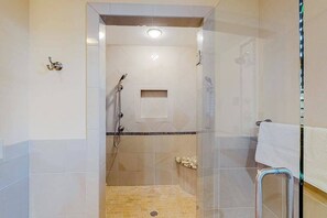 Shower, towels - Newly remodeled waterfront home on Little Glen Lake with deck, gas grill, AC (Empire)