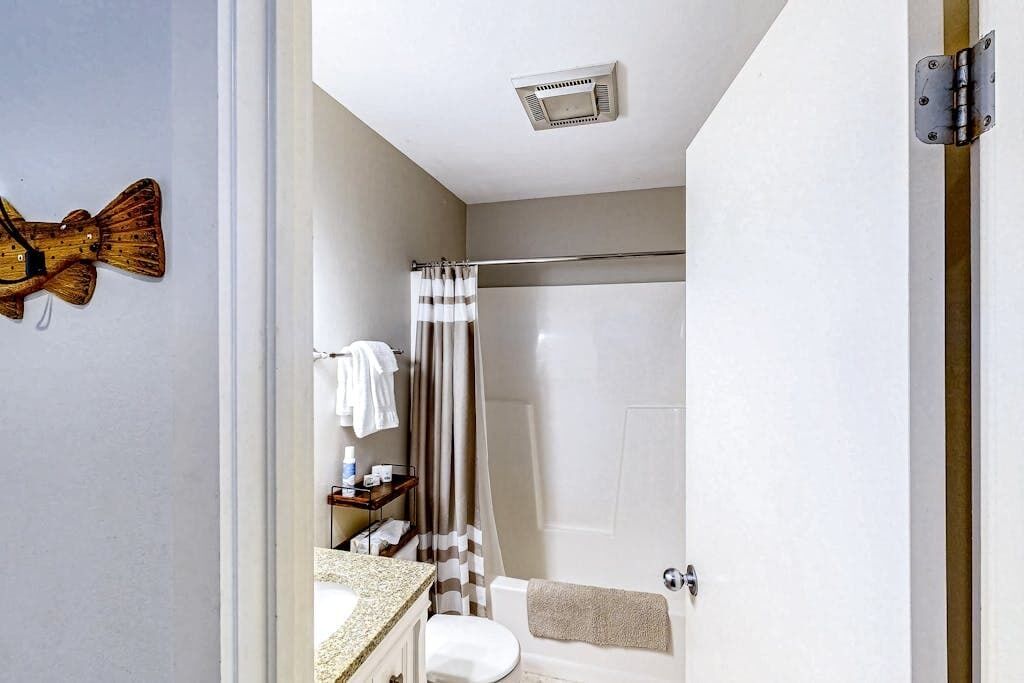 Shower, towels
