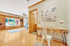 4 bedrooms, iron/ironing board, WiFi, bed sheets - Spacious, airy home near Little Glen Lake with gas grill, deck, and new firepit (Empire)