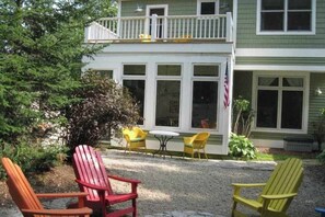 Terrace/patio - Beautiful 2-Story Home Near Beach with Firepit, WiFi, Central AC - Dogs OK (Union Pier)