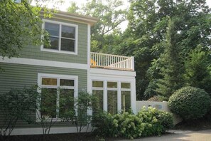 Exterior - Beautiful 2-Story Home Near Beach with Firepit, WiFi, Central AC - Dogs OK (Union Pier)