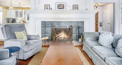Home with central AC, WiFi, fireplace, gas grill, washer/dryer