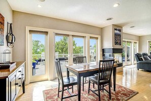 Interior - Riverfront Home w/Private Deck/River Views/Free WiFi - Near Restaurants/Marina (Saugatuck)