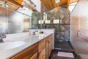 Shower, hair dryer, towels - Inviting Timber Frame home near the beach with pool table, central AC, & W/D (Harbert)